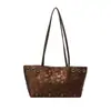 Bolso grande versátil, bolso casual para el hombro, nuevo bolso tote de moda de un solo hombro de gran capacidad, bolso tote simple y popular para el día a día