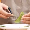 Herramienta Multifuncional para Pelar Ajos, Desgranar Habas, Recoger Edamames y Proteger los Dedos; una Herramienta para Pelar Edamame