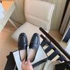 Mocasines planos cómodos de piel de vaca súper suave 2022 primavera nuevos punta cuadrada simples versátiles zapatos pequeños de cuero zapatos de una sola capa color albaricoque para mujer
