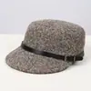 Chapéu de Outono e Inverno Nova Moda Cor Sólida Simples Quente e Confortável Topo Plano com Decoração de Fivela de Cinto Boné de Beisebol Casual Retrô