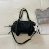 Bolso Boston de un solo hombro de gran capacidad, estilo relajado, nuevo bolso cruzado versátil de moda 2026, bolso de mano tipo almohada para mujer