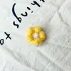 Flor de Pompón Linda de Cinco Pétalos 2 cm Color Té con Leche Accesorios de Ropa Femeninos Colgante Pequeño de Flor para Bolsa Accesorios para Bufanda
