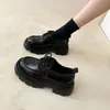 Populares zapatos de cuero para mujer de suela gruesa estilo británico, nuevos zapatos simples negros versátiles para otoño 2026, mocasines de plataforma para mujer