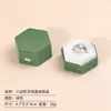 Caja de Joyería Hexagonal de Alta Gama con Tapa y Base Afelpada Caja de Empaque para Anillos y Colgantes Fabricante Multicolor En Stock Venta al por Mayor
