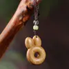 Colgante tallado de sándalo verde, Llavero de rosquilla con orejas de conejo divertido y lindo, Colgante para cadena de teléfono móvil