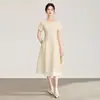2604713-[Exclusivo] Vestido Midi de Manga Curta Nanyou Feminino com Tecelagem Lurex e Detalhes de Pedraria Estilo Pequeno Chanel