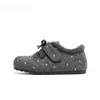 Zapatos de mujer estilo Birkenstock con lunares, que aumentan la altura, peludos, colección otoño/invierno 2026, suela gruesa, forro de felpa, zapatos de algodón completamente cerrados