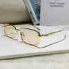 Gafas de Sol Nuevas Europeas y Americanas 2025, Gafas de Sol Cuadradas Literarias, Sencillas y Casuales, Visera Grabada en Metal y Gafas de Protección Solar