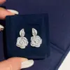 Luxo Leve e Sensação de Alto Padrão, Conjunto de Duas Peças de Brincos e Colar Flor Rosa Folha com Zircônia Microincrustada, Exquisite Conjunto de Colar e Brincos de Flor