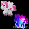 Flor de Sapato de Unicórnio Luzes de LED Removíveis DIY Sapato de Furo Infantil com Decoração de Luz Acessórios Luminosos para Sapatos