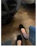 Versão em Pele de Ovelha~Mesmo Estilo da Mãe Uva Sapatos de Ballet Francês com Bico Quadrado para Mulheres com Laço Estampa de Leopardo Slip-On Salto Grosso