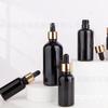 En stock, botella de esencia negra de 5 ml, botella con gotero de 10 ml, botella de cosméticos de 30 ml, botella de esencia de 50 ml y 100 ml.