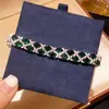 Pulseira Europeia e Americana Transfronteiriça com Fivela de Flor Dupla de Zircônia, Pulseira de Luxo Leve de Alta Qualidade, Joias de Moda de Nicho com Temperamento para Mulheres