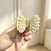 Presilha de Cabelo Borboleta de Pérola Mais Vendida Transfronteiriça Metal Estilo Doce Feminino Tamanho Médio Presilha de Cabelo Luxo Leve Simples Presilha de Garra Atacado