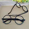 Óculos de plástico sem lentes Acessórios de Halloween brinquedos pequenos para crianças DIY óculos decorativos 2 cores 13 * 5 CM