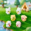 Dibujo animado boca sucia fruta animal figura linda adorno de resina conejito de fruta oso adorno pequeño para escritorio de oficina