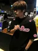Camiseta de manga corta con bordado de letras flockadas estilo retro americano para hombre, nuevo top juvenil de verano de media manga