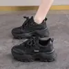 Pisar em excrementos sentindo sapatos torre mulheres 2024 novo verão pé tamanho pequeno 34 rede única tênis de corrida ao ar livre