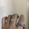 Anillo Hueco Estilo Vintage Cool con Tachuelas de Diamante Cepillado y Temperamento Único, Estilo Niche Old Money, Anillo Apilable con un Toque de Lujo para Mujer