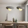 Lustre de sala de jantar vintage estilo francês na cor nogueira com cúpulas de contas redondas, luz na cor creme, lustre LED aconchegante para mesa de jantar rústica