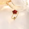 Acero de Titanio Color Dorado de 18K Collar, Pulsera, Pendientes y Anillo de Trébol de Cinco Hojas Lisos, Set de Cuatro Piezas, Joyería de Moda para Mujer