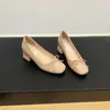 Zapatos con Tacón Grueso para Mujer que Aumentan la Altura Interior Color Nude Estilo Nuevo con Falda Boca Baja Punta Cuadrada Zapatos de Mujer Tacones Altos Rojos No Cansados Verano
