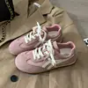 Zapatillas de entrenamiento alemanas para mujer 2026 nuevo primavera/verano malla transpirable casual versátiles zapatillas retro planas rojas