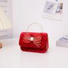 Bolsa Infantil com Laço de Fita Celebridade da Internet Princesa Transversal Bolsa de Mão Pequena Estilo Chanel Moda Pérola Porta-Moedas Leve