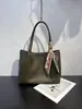 Nova Bolsa Transversal Feminina Primavera/Verão 2026 Bolsa de Mão de Grande Capacidade Bolsa de Alta Qualidade de Luxo Bolsa com Letras Trançadas