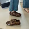 Diseño de Nicho Estampado de Leopardo Zapatillas de Entrenamiento Alemanas para Mujer Estilo Otoño/Invierno 2026 Suela Suave Fondo Plano Bloque de Color Zapatos Deportivos Zapatos de Moda Zapatos Versátiles Individuales