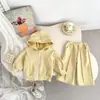 Conjunto de moletom com capuz e forro de fleece para meninas, estilo 2026, cardigã com zíper para bebê, calça casual de perna larga, conjunto de duas peças
