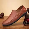 Fábrica una generación de zapatos de cuero transfronterizos algodón opcional zapatos de cuero brillante zapatos de frijol huecos forrados de felpa zapatos de cuero de alta calidad