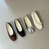 Zapatos Planos de Pliegues con Lazo Estilo Coreano para Mujer, Nuevos Zapatos de Commuter Estilo Hada Primavera 2026, Zapatos de Abuela sin Cordones
