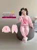 Traje para Niña Otoño Nuevo Estilo Moda Bebé Niña Falso Dos Piezas Sudadera con Capucha Traje Ropa de Otoño para Niños Pantalones Conjunto de Dos Piezas Tendencia