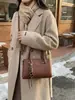 2026 Nuevo Bolso de Invierno Bolso Cuadrado Pequeño para Mujer Versátil de Moda Bolso de Hombro para el Trabajo Bolso Cruzado de Moda de Gama Alta de Moda