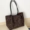 Bolsa Leopardo Personalizada da Moda Grande Capacidade Feminina Casual Retro Tote Simples para Trabalho e Dia a Dia Bolsa de Ombro com Personalidade