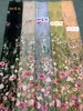 Malla de posicionamiento unilateral tela bordada multicolor respetuosa con la piel flor peonía vestido de novia tela bordada de malla
