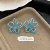 Pendientes de Flor Hueca Tridimensionales de Estilo Dulce y Fresco, Pendientes Únicos con un Diseño Fresco y de Nicho, Exquisitos Accesorios de Oreja de Moda