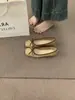 Sapatos de noite delicados estilo francês com salto baixo e laço, versáteis para o trabalho, sapatos de vovó em couro macio, sapatilhas slip-on para mulheres