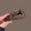 Pinza para el pelo de tela de felpa con estampado de leopardo, Sencilla y lujosa, Accesorio para el pelo versátil de alta gama vintage, Pinza lateral, Nuevo modelo 2026