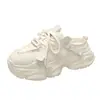 Zapatillas tipo dad de malla con punta cerrada, nuevo estilo de verano para mujer, pantuflas casuales blancas de suela gruesa sin cordones
