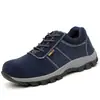 Sapatos de trabalho sob medida para homens, respiráveis para o verão, com proteção de biqueira de aço contra impacto e perfuração, e uma sola de borracha para proteção em canteiros de obras