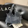 Bolsa Tote Grande Transfronteriza Europea y Americana, Bolso de Hombro Versátil Estilo Retro, Diseño de Moda para Viajes Diarios, Bolso de Mano para el Día a Día