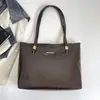 Bolso Grande Versátil de un Solo Hombro de Alta Gama para Mujer 2026 Otoño/Invierno Nuevo de Moda Casual Gran Capacidad Bolso Tote para el Trabajo