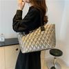 Bolsa de mão de grande capacidade da moda feminina 2024 nova bolsa de ombro de luxo leve texturizada simples bolsa de viagem rômbica