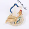 Broche de Calabaza Fortuna Koi Auspicioso Estilo Chino con Pedrería Chapada en Oro y Esmalte de Perla para Hombres y Mujeres Venta al por Mayor