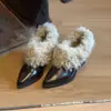 2026 Estilo Coreano Cálido Nuevo Felpa Engrosada Persona Pequeña Zapatos Peludos Punta Aguda Retro Tacón Grueso Mary Jane Sin Cordones