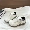 Zapatos Blancos de Entrenamiento Alemanes de Suela Gruesa con Lunares, Nicho, para Mujer, Novedad Otoño 2026, Muy Bonitos, Combinan Bien con Faldas, Zapatos de Tabla, Zapatos Deportivos, Modernos