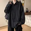 Estilo old money, camisa de manga comprida com aparência de linho para homens, corte solto, com caimento e adequada como peça de sobreposição para o outono