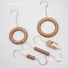 Tienda de ropa clip para sombrero gancho S gancho para colgar gancho para tienda de ropa de mujer clip para tela color nuez con lazo gancho para colgar accesorio para bufanda de seda